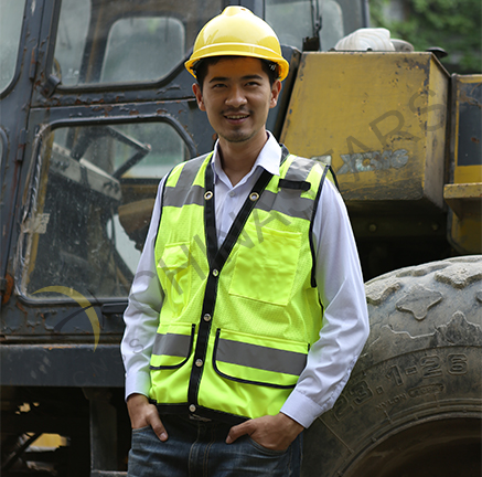 Romance of Sanitation Workers Dressing Reflective vest